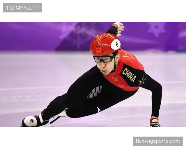 武大靖训练完直接啃冰块，这自律狠人连解渴都像在卷别人